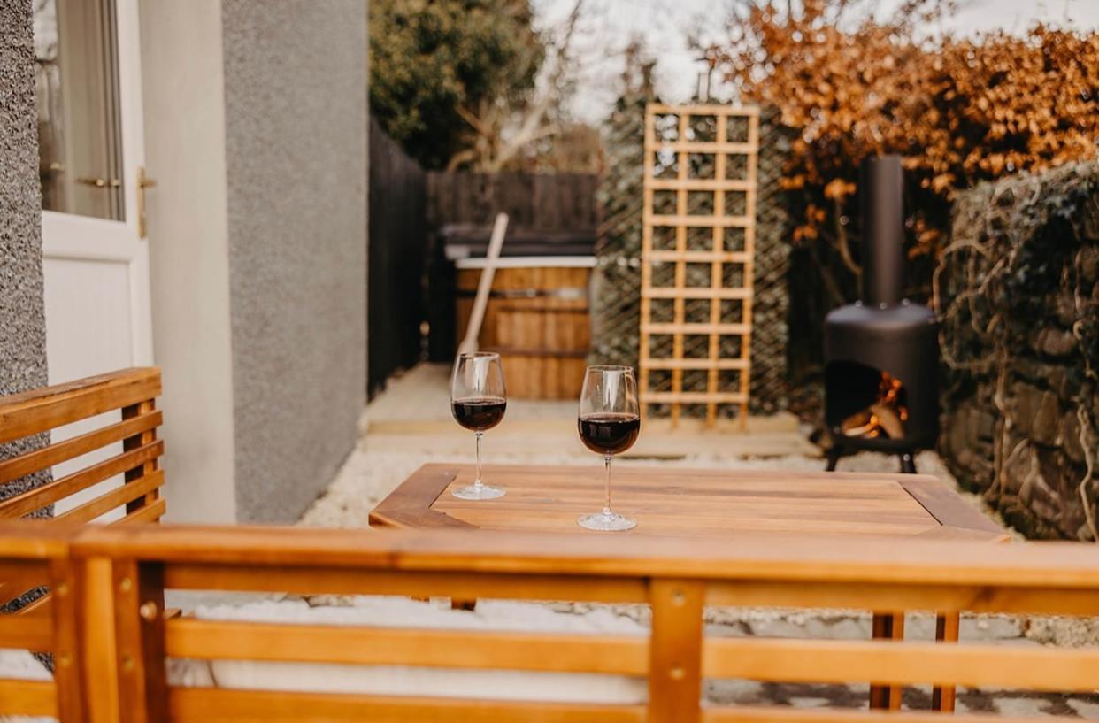 Luxury Countryside Cottage Getaway With Wood Fired Hot Tub Gransha Kültér fotó